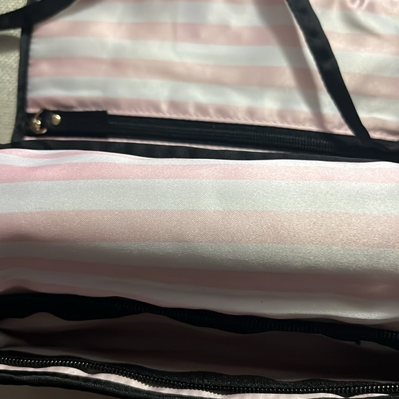 Victoria’s Secret Travel pouch - Picture 3 of 3